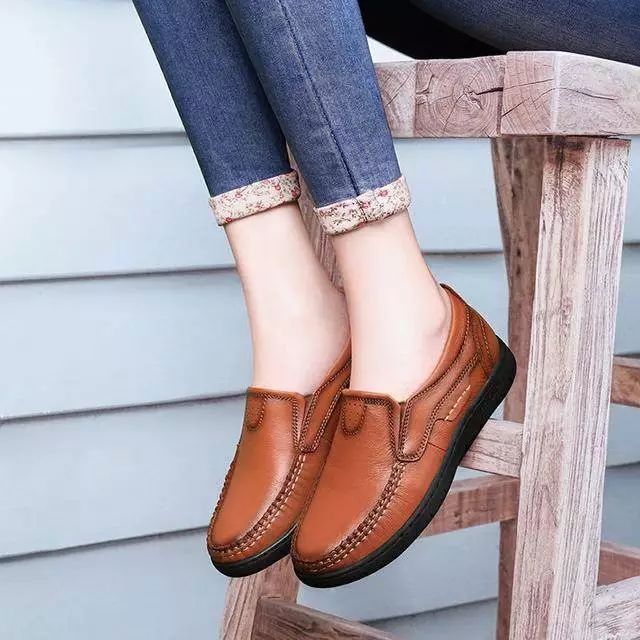 女人穿小白鞋的忌讳,奶奶鞋怎么穿好看又耐穿