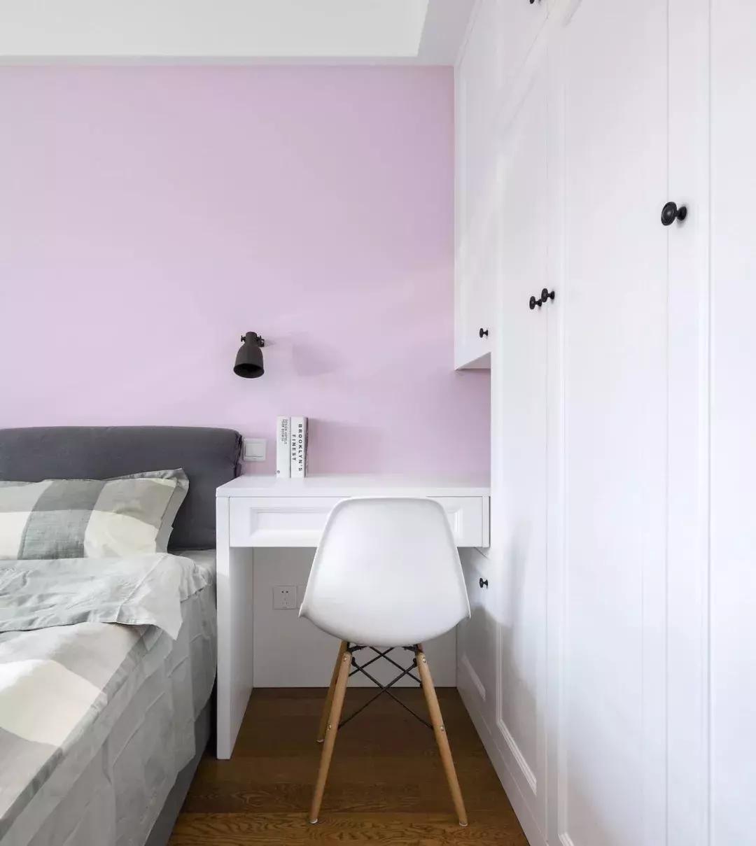 卧室太小放不了床头柜,卧室太小放不下两个床头柜怎么办