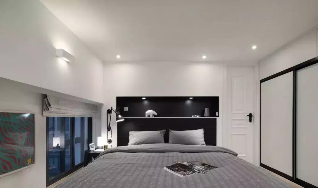 卧室太小放不了床头柜,卧室太小放不下两个床头柜怎么办