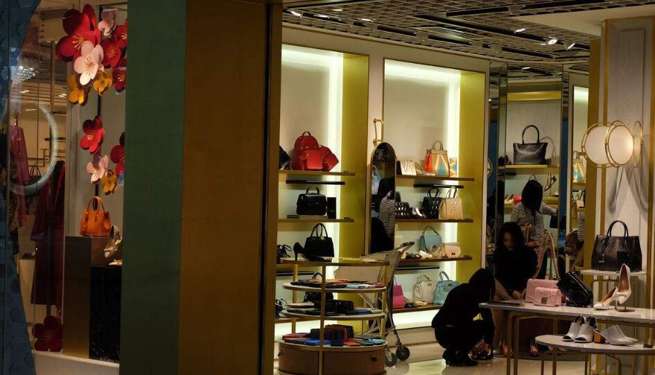 去香港购物有97%的人曾经被坑过，香港本地人就告诉怎么买不被坑