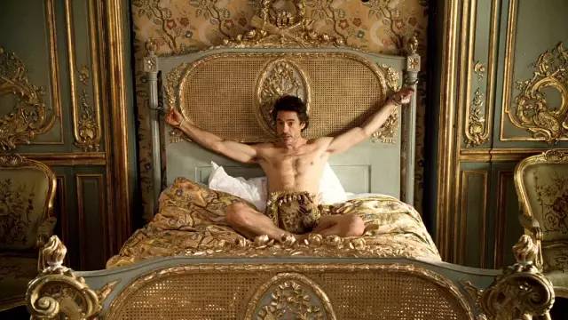 gay里gay气？倒不如说是行走的*药春**