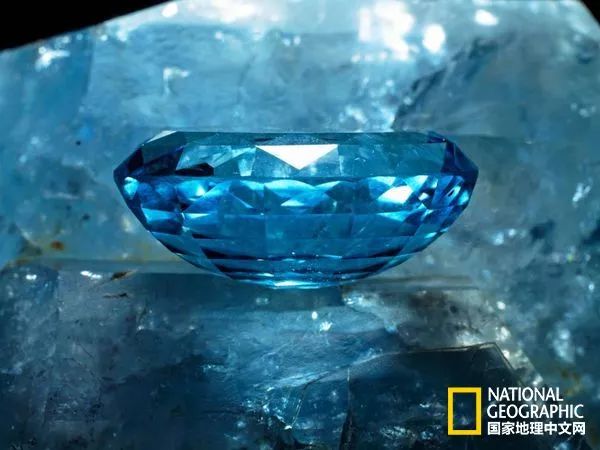 目前地球有没有比钻石还珍贵 (地球大量钻石)