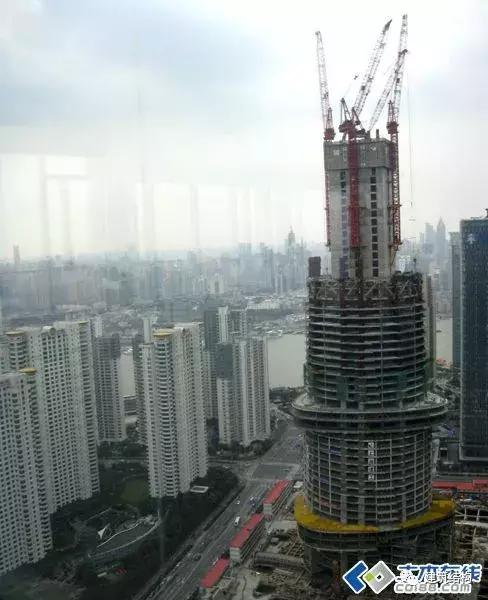 上海中心大厦127层怎么有632米,上海中心大厦632米127层内部