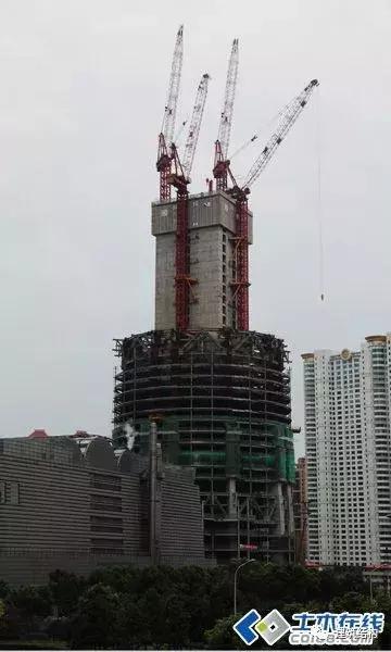 上海中心大厦127层怎么有632米,上海中心大厦632米127层内部