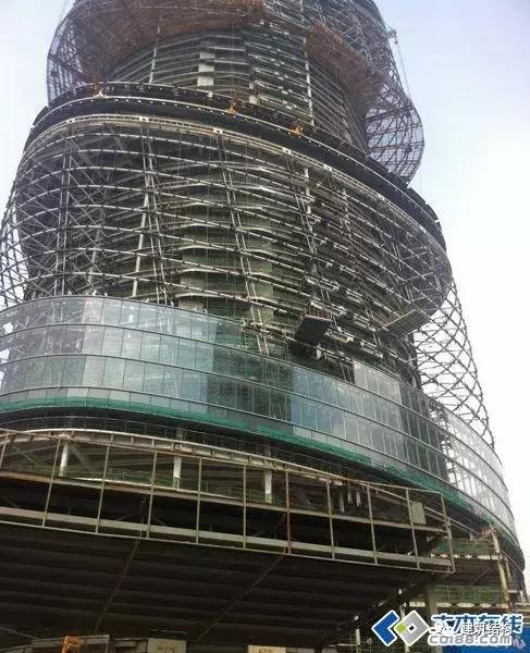 上海中心大厦127层怎么有632米,上海中心大厦632米127层内部