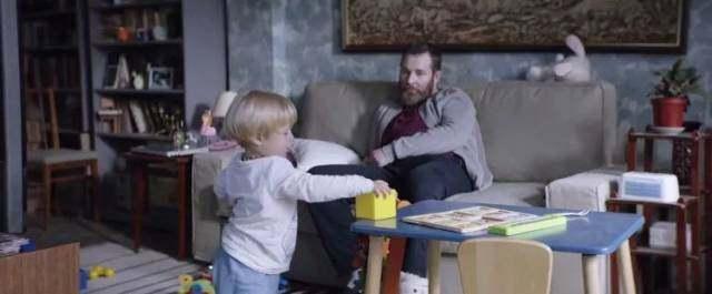 一部俄罗斯电影《无爱可诉》，妈妈，你花2块钱买一个避孕套吧！