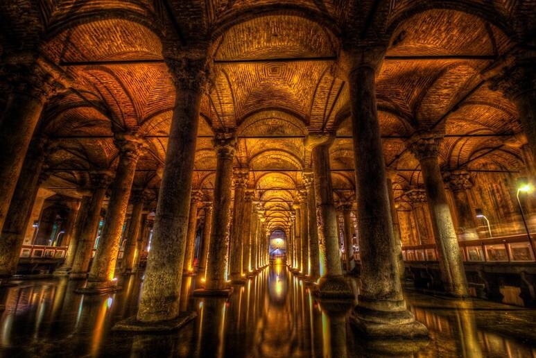 里拉暴跌的土耳其，不仅适合抢购奢侈品，还有浪漫的美景和美食