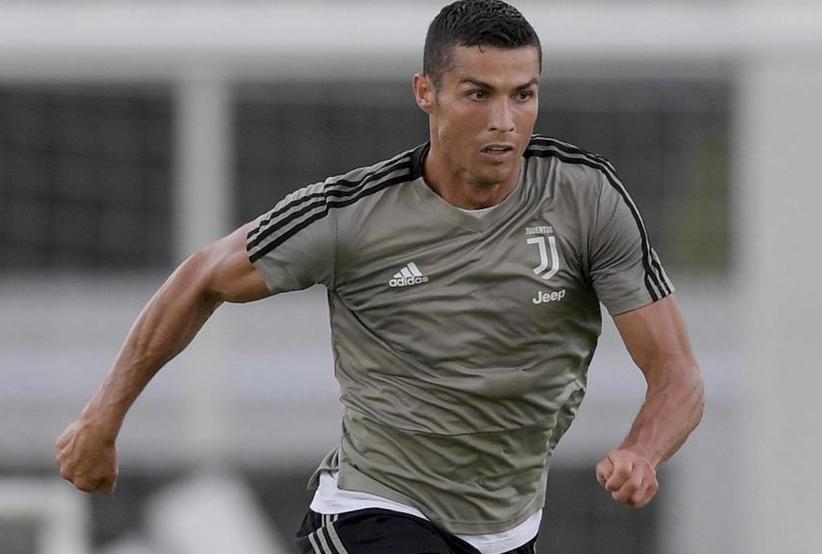 赵本山喝酒赢了一辆什么车,赵本山的豪车是哪款