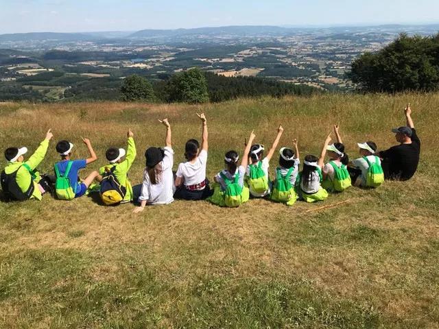 红遍整个欧坦市的草小西区学子，了解一下