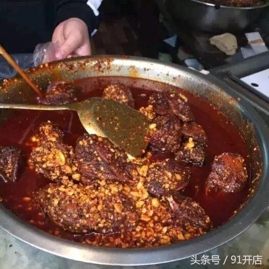 兔头一年卖100万只兔,一天卖200只的兔子