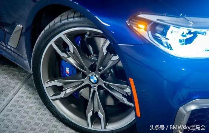 等待三个月后提车,2021款宝马m550i深度测评