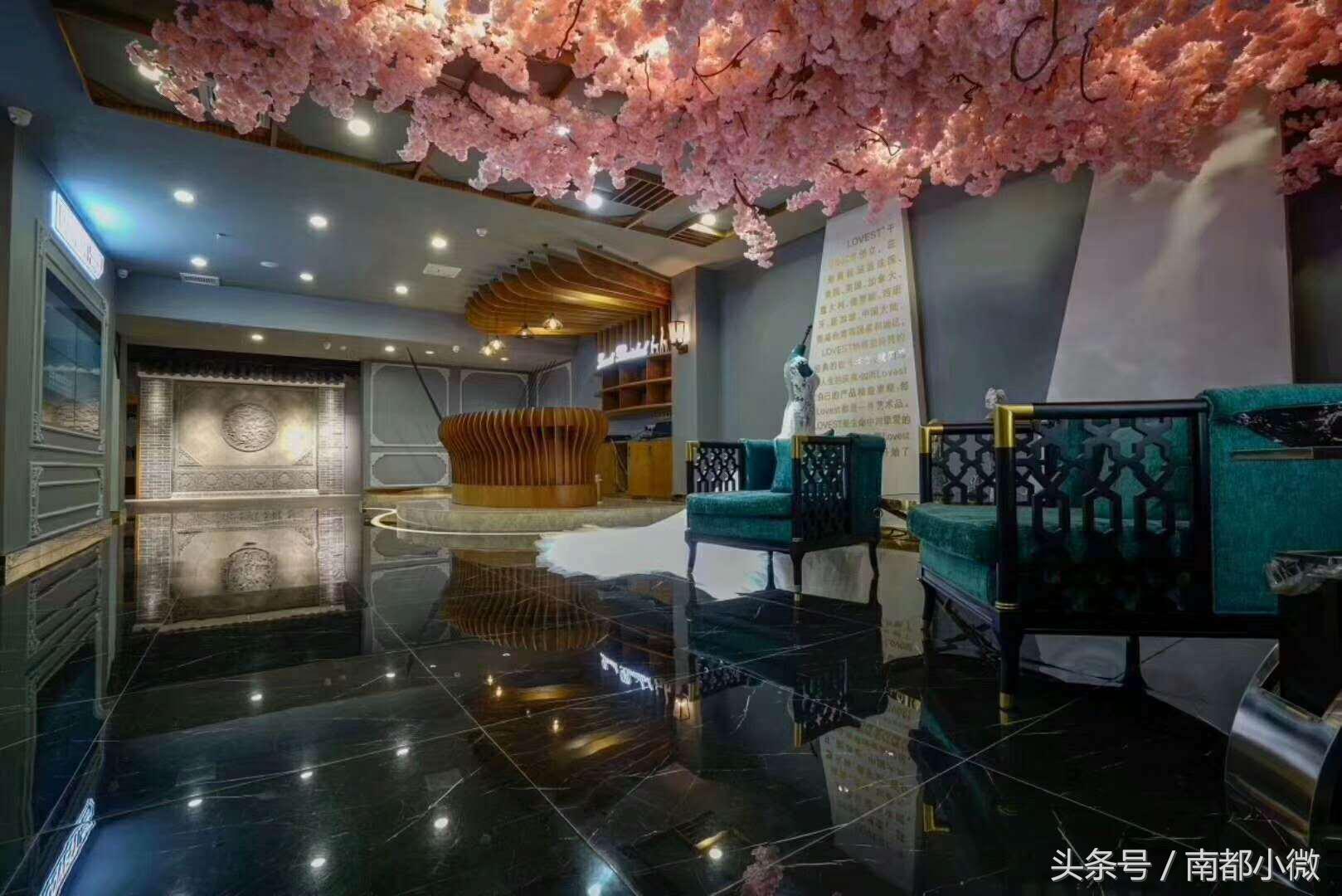 洛维思国际婚礼南阳店8.17LOVESTSHOW在新田360广场举行