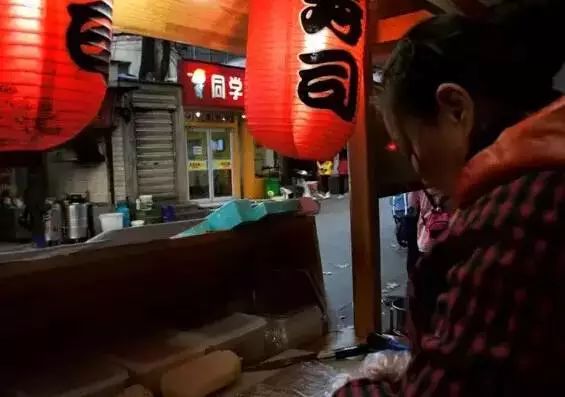 为什么武汉大学生提前放假,武汉大学生现在为什么放假