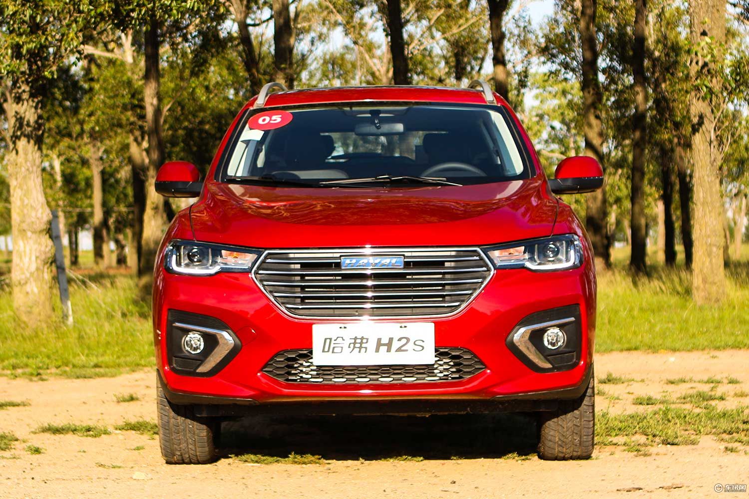 扔下了女朋友去草原试驾哈弗H2s7万块的个性小车成为了“新欢”