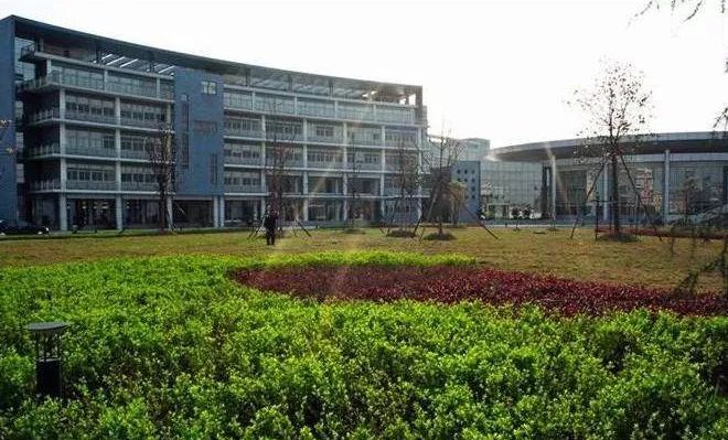 金陵中学河西分校和河西金陵中学,金陵中学河西分校是民办还是公办