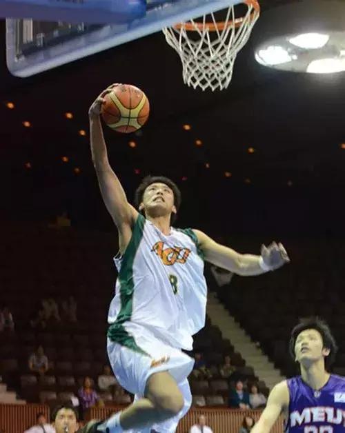 日本足球队第一个归化球员,日本球队归化的中国球员