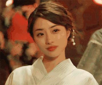 这么动人的“流泪亲吻妆”,其实你不用哭就能拥有!