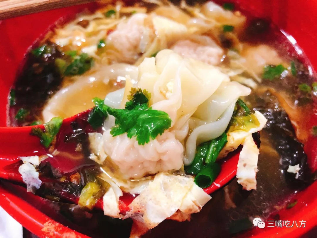 当年要是我没去批发美容美发产品，现在哪里还有小杨生煎的机会！