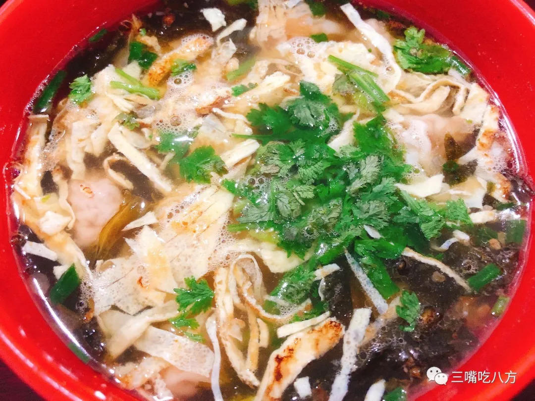 当年要是我没去批发美容美发产品，现在哪里还有小杨生煎的机会！