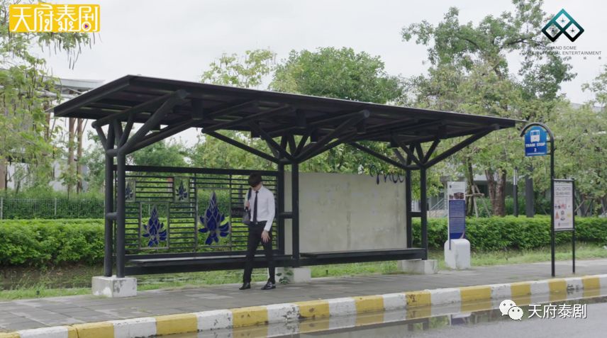 想见又见不到是什么感觉,有一种想见不能见的感觉是什么歌