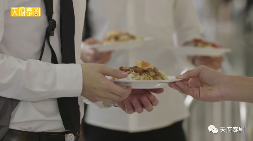 想见又见不到是什么感觉,有一种想见不能见的感觉是什么歌