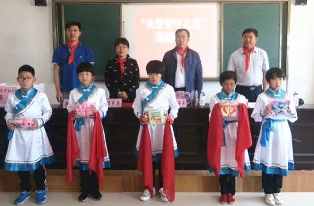 通辽市妇联男干部张贺英的驻村帮扶工作被评优啦！