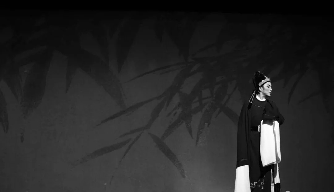 送门票啦！周末这场活动厉害了，来的都是大咖，我们想请你去现场拍