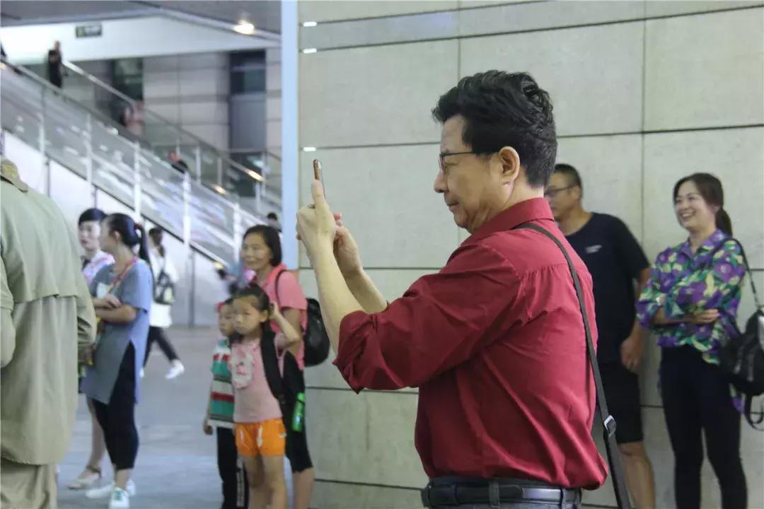 吹响欢乐集结号,吹响集结号奏响主旋律