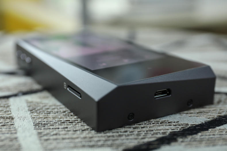 「小蟹寻声」“歪屏”设计颜值满分，艾利和中端旗舰SR15详测！