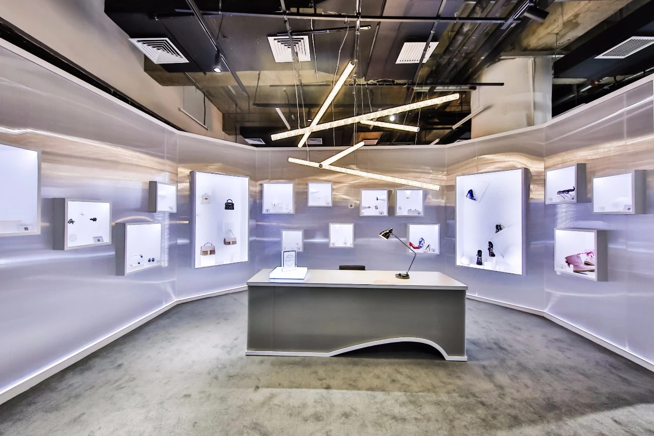 施华洛世奇翅膀,100万美金珠宝