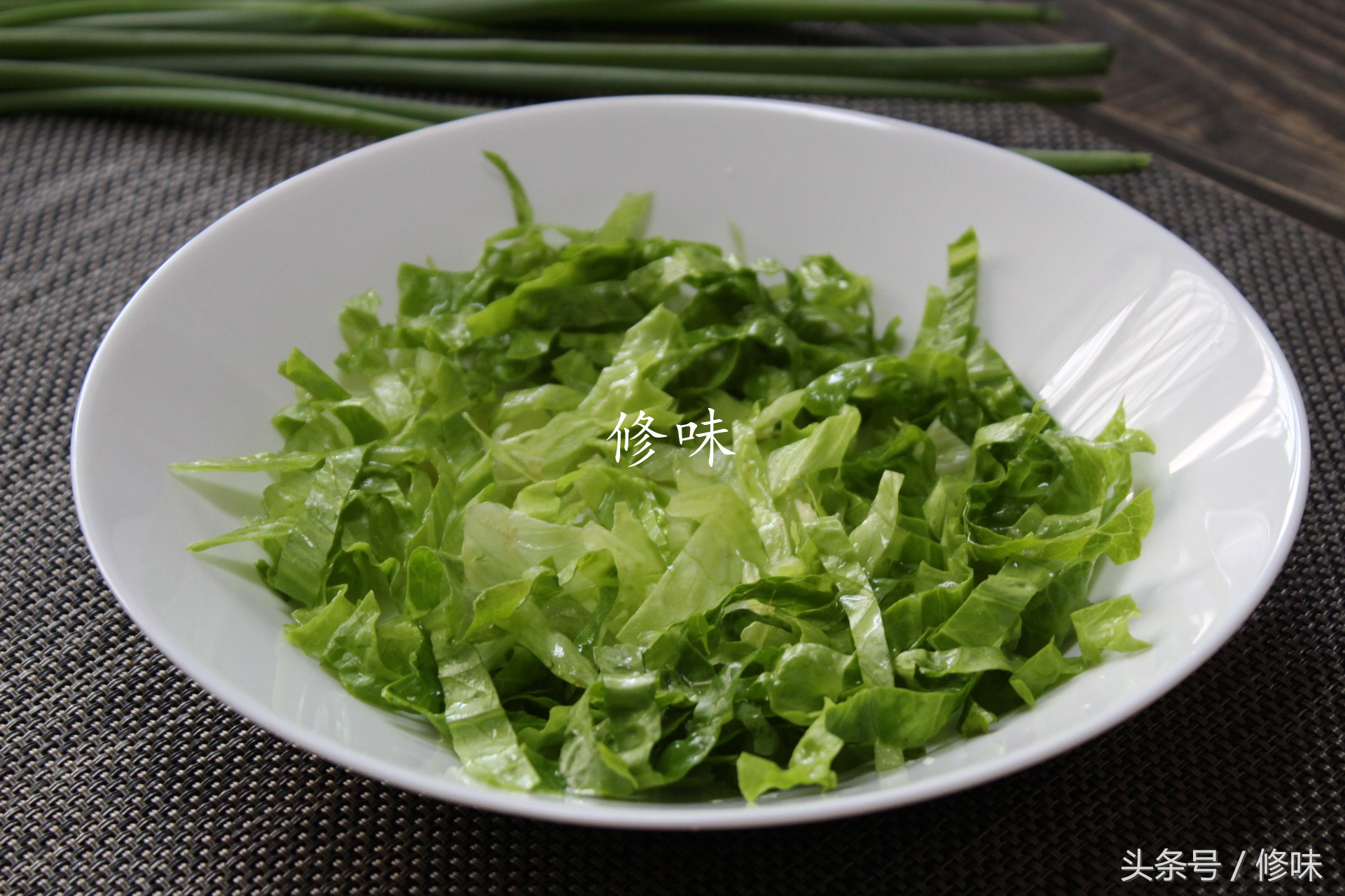 放马蹄的四喜丸子做法,四喜丸子放荸荠和馒头哪个好吃