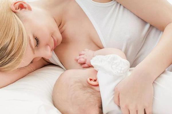 剖腹产月子奶水不够怎么办,月子奶水不够怎么补气血