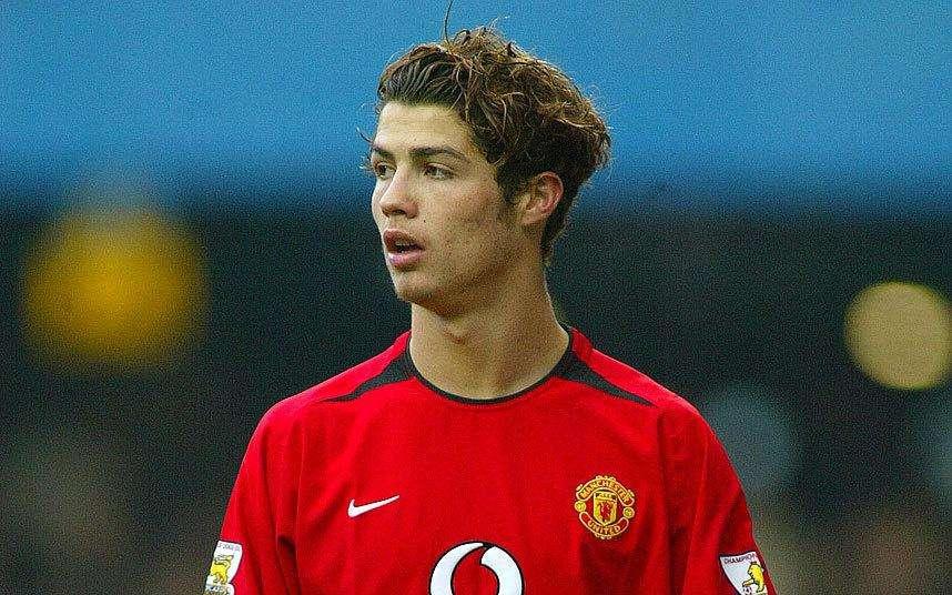 从懵懂少年到世界球王的c罗,从贫穷少年到世界巨星c罗