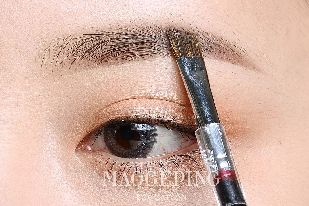 50岁画眉毛眉形怎么画比较好看,简单画眉毛的步骤手把手教你学会