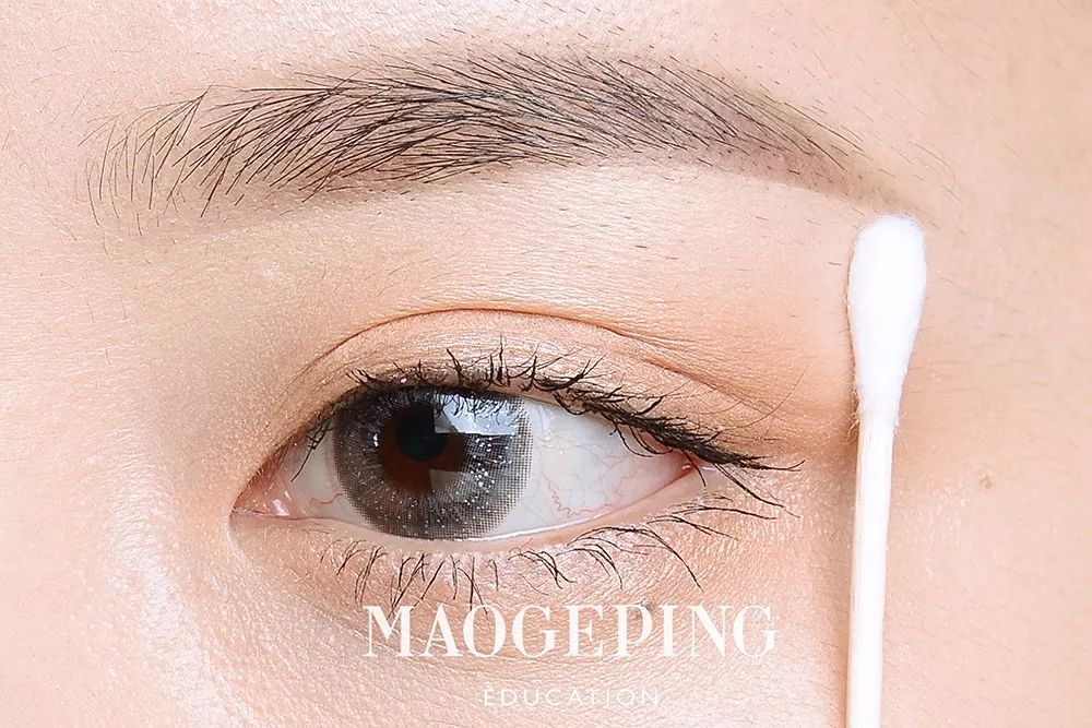 50岁画眉毛眉形怎么画比较好看,如何根据自己的脸型画合适的眉毛