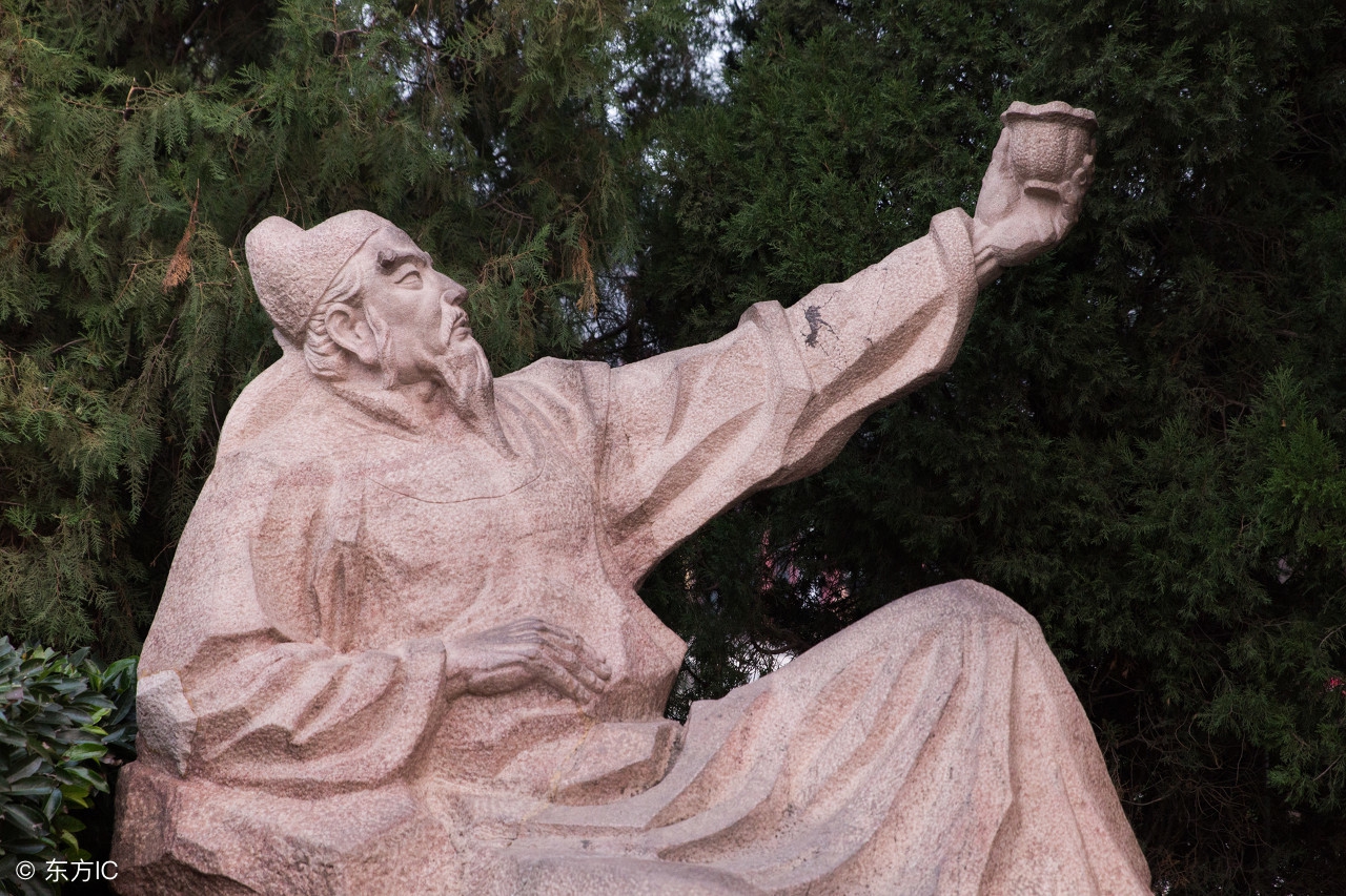 1000多首李白诗歌“紫”的意象出现120例李白为何偏爱“紫”字