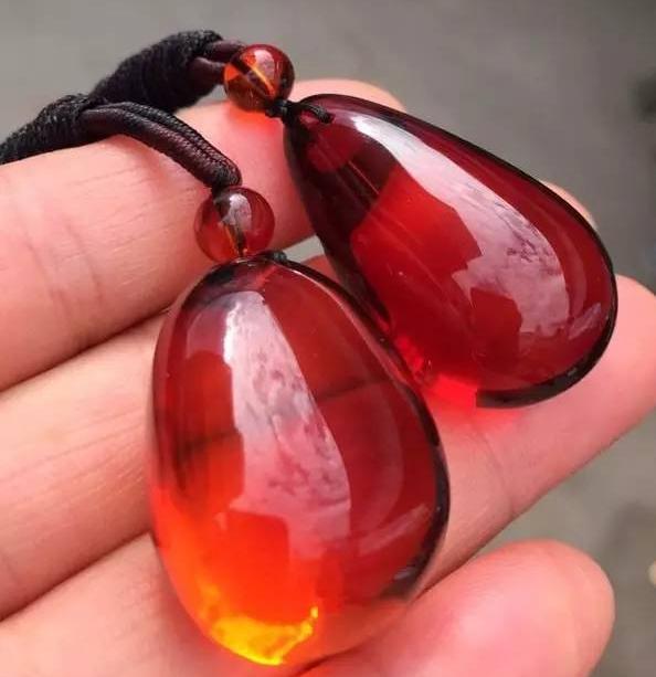 血珀为什么会裂,血珀有裂