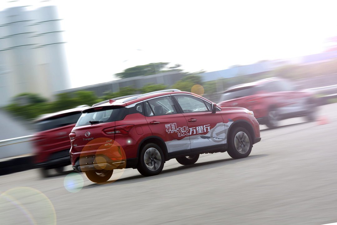 广汽传祺绿境space无人驾驶,广汽传祺七座商务车无人驾驶