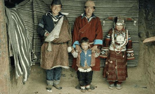 *藏西**“一妻多夫”制，他们是如何分配晚上时间的？看完有点尴尬