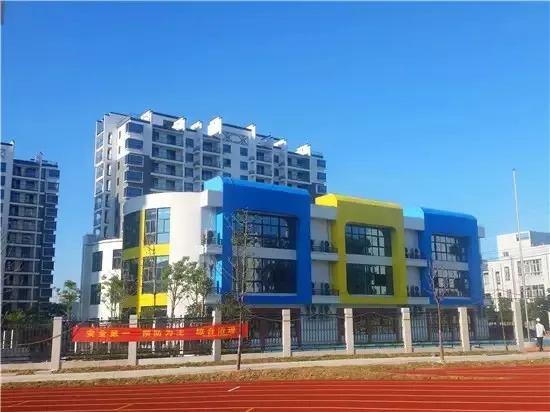 龙湾空港中学,空港正在建的学校