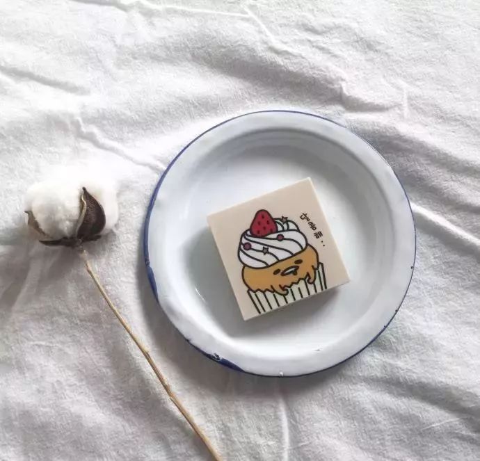 眼影画不好显得眼睛肿,眼影画的不好可以修么