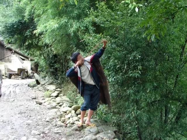 这些号称“绝招”的神技，黔南人你还记得几招？