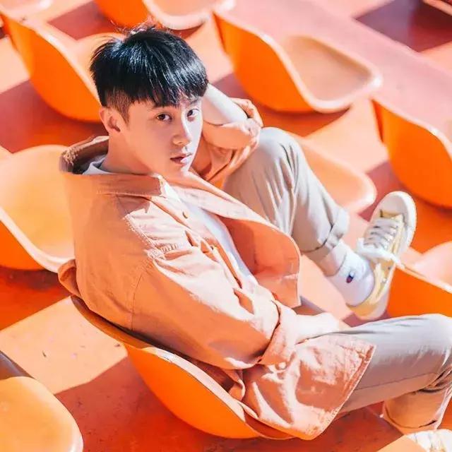 害怕镜头,害怕直视镜头