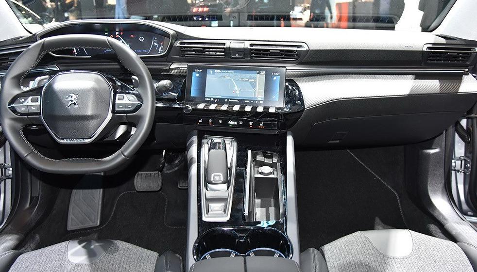 标致翻身就看这款车！三大件一流，内饰科幻，凯美瑞雅阁有压力了