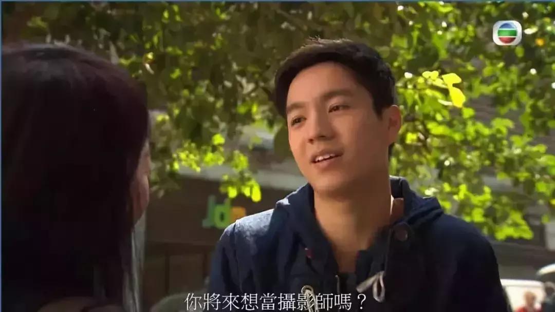 TVB小鲜肉凭处境剧“师生恋”人气急升无悔当初放弃学业入行