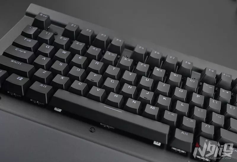 雷柏v750键盘驱动,雷柏v750机械键盘是插拔轴的吗