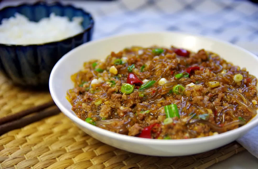 每个中国人都被这些菜名坑过，炒苍蝇头、蚂蚁上树……这都是啥？