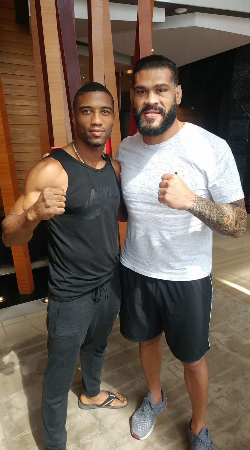 人体的骨骼两边有可能不一样吗,人体骨骼都一样吗