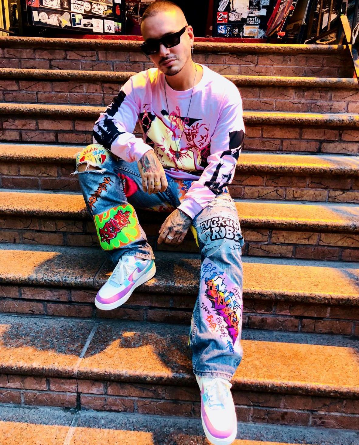 kanyewest,kanyewest上脚耐克回到未来