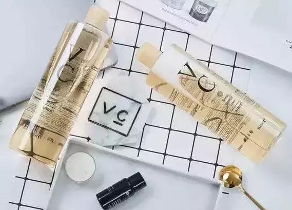 泰国vc爽肤水能祛闭口吗,泰国vc美白水乳